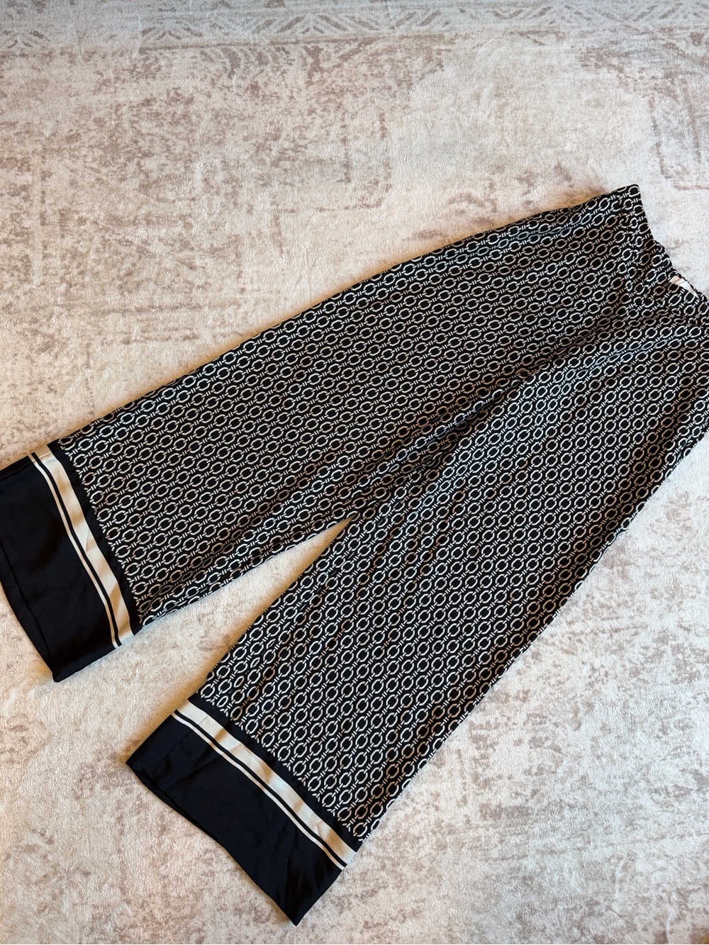 Black & Cream Patterned Wide-Leg Women’s Pants